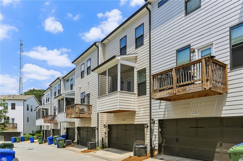 2032 Manchester Street NE