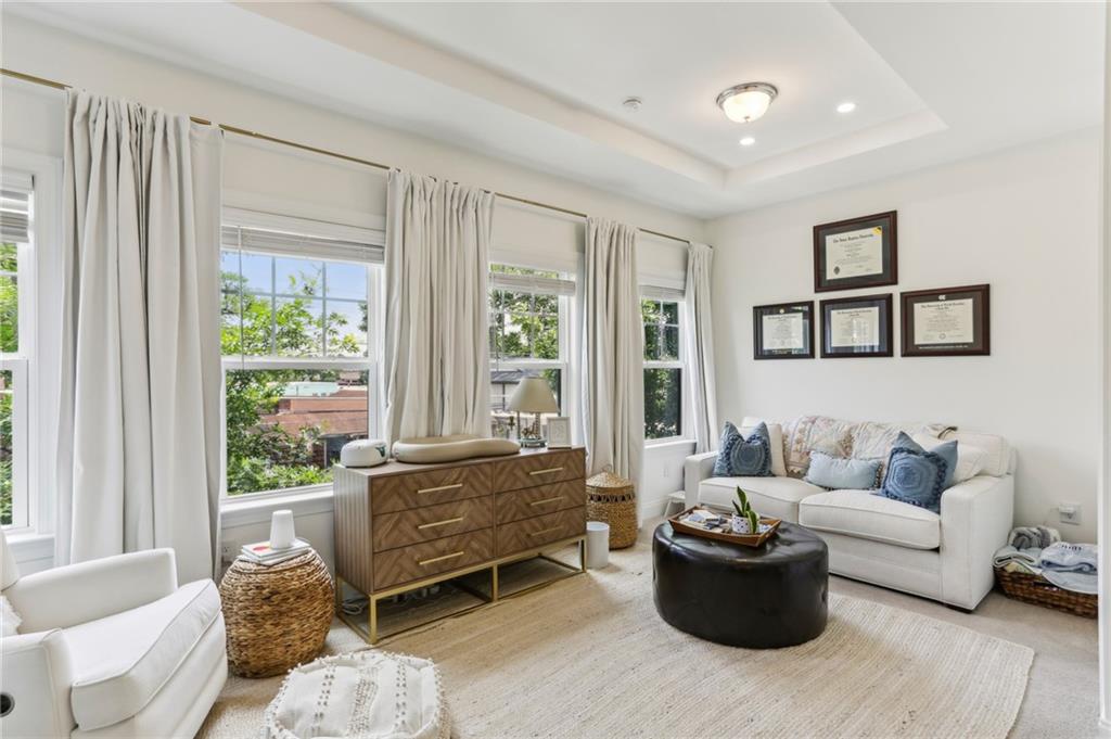 2032 Manchester Street NE