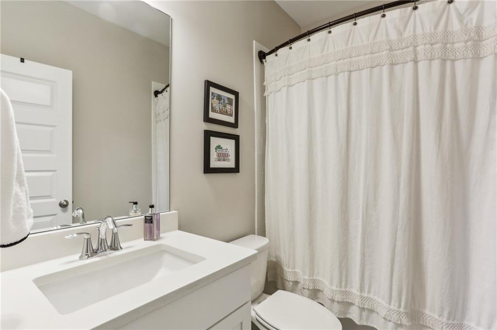 2032 Manchester Street NE