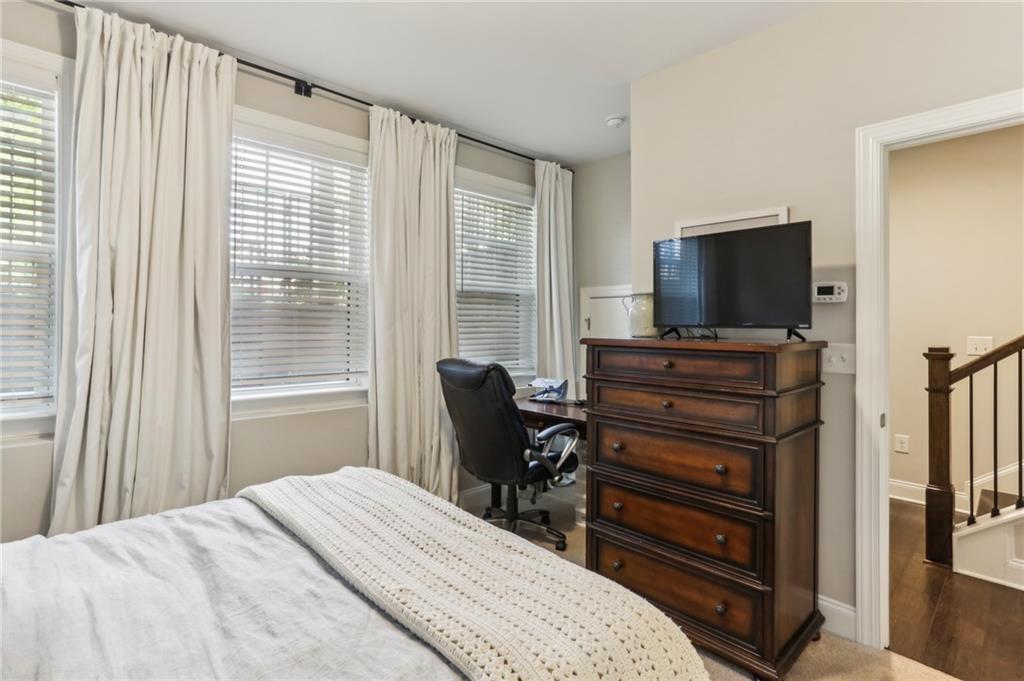 2032 Manchester Street NE