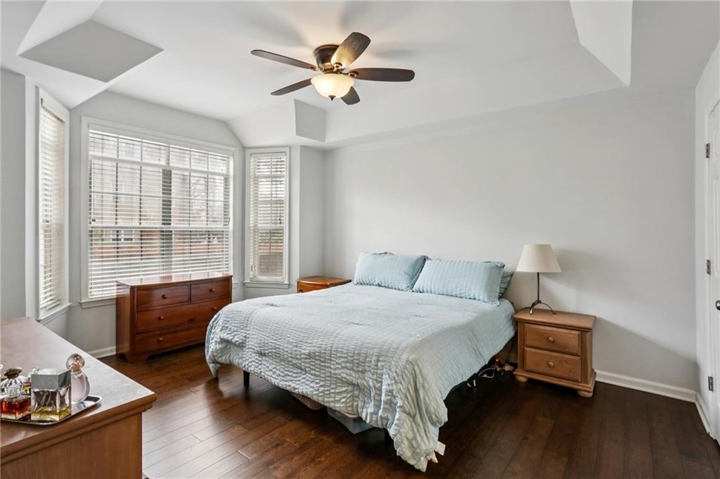 1513 Mcgill Park Avenue NE