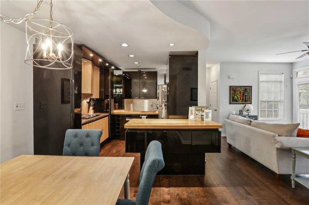 1513 Mcgill Park Avenue NE