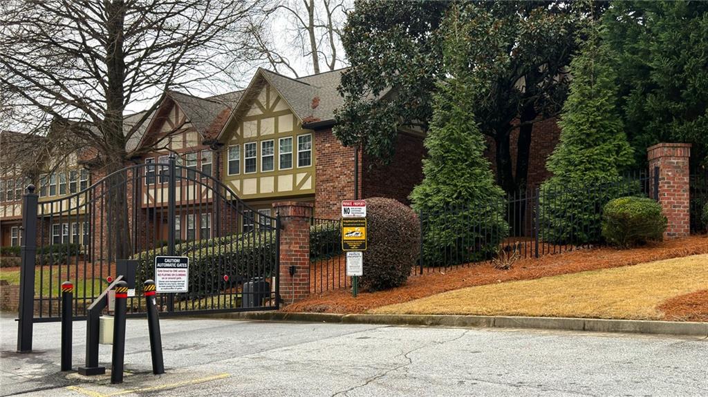 2825 NE Expressway Unit O2