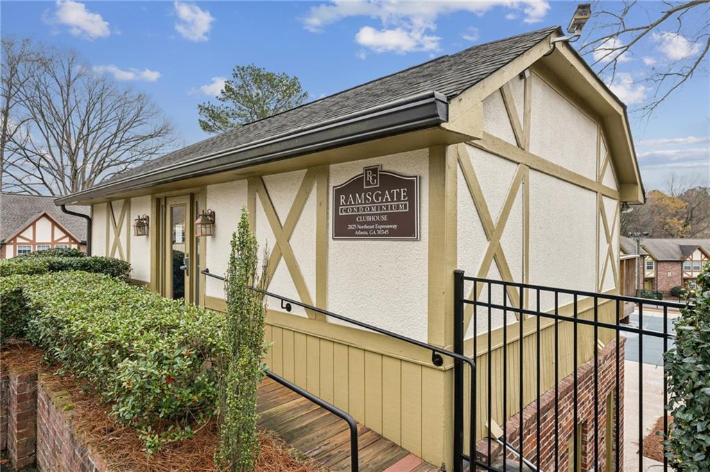 2825 NE Expressway Unit O2