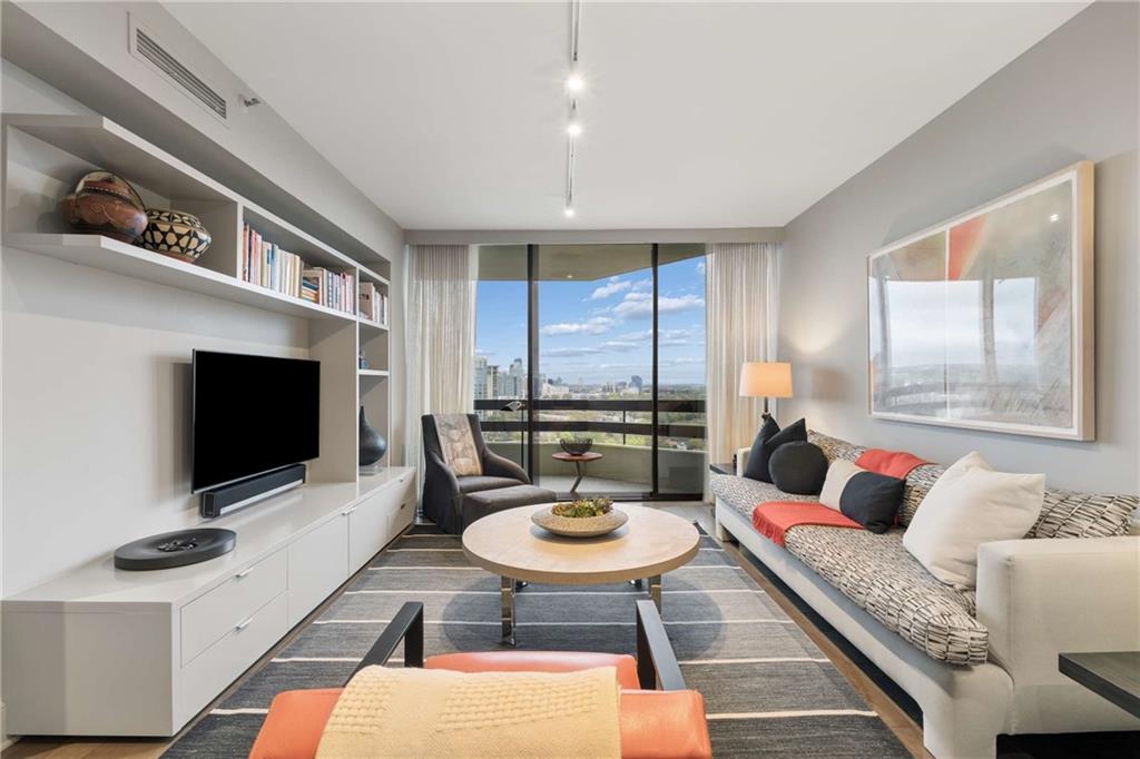 2660 Peachtree Road NW Unit 28F