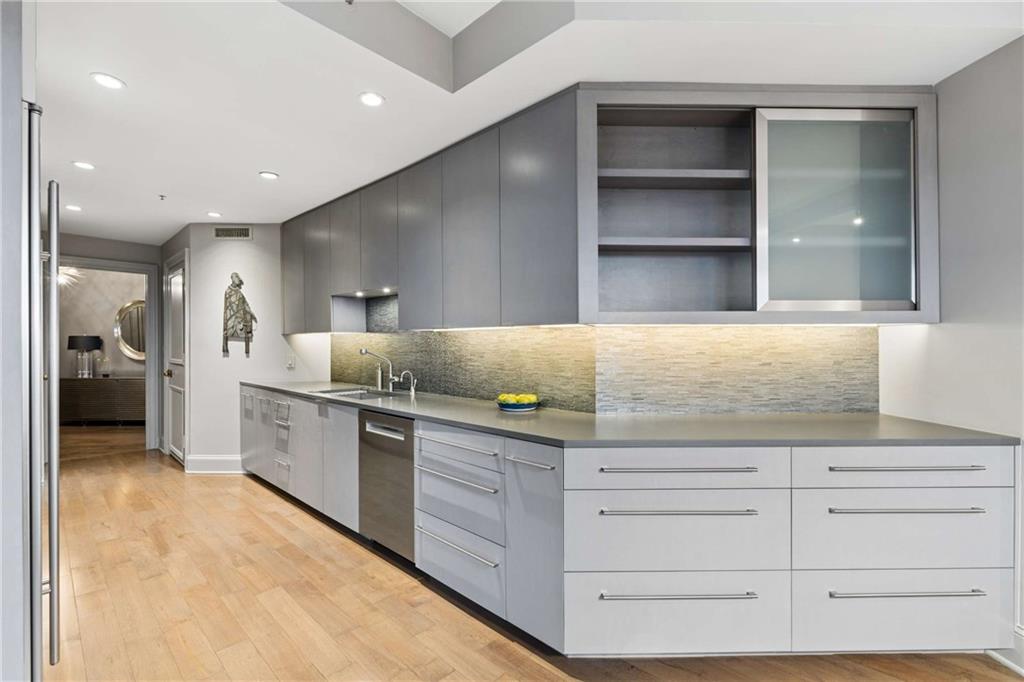 2660 Peachtree Road NW Unit 28F