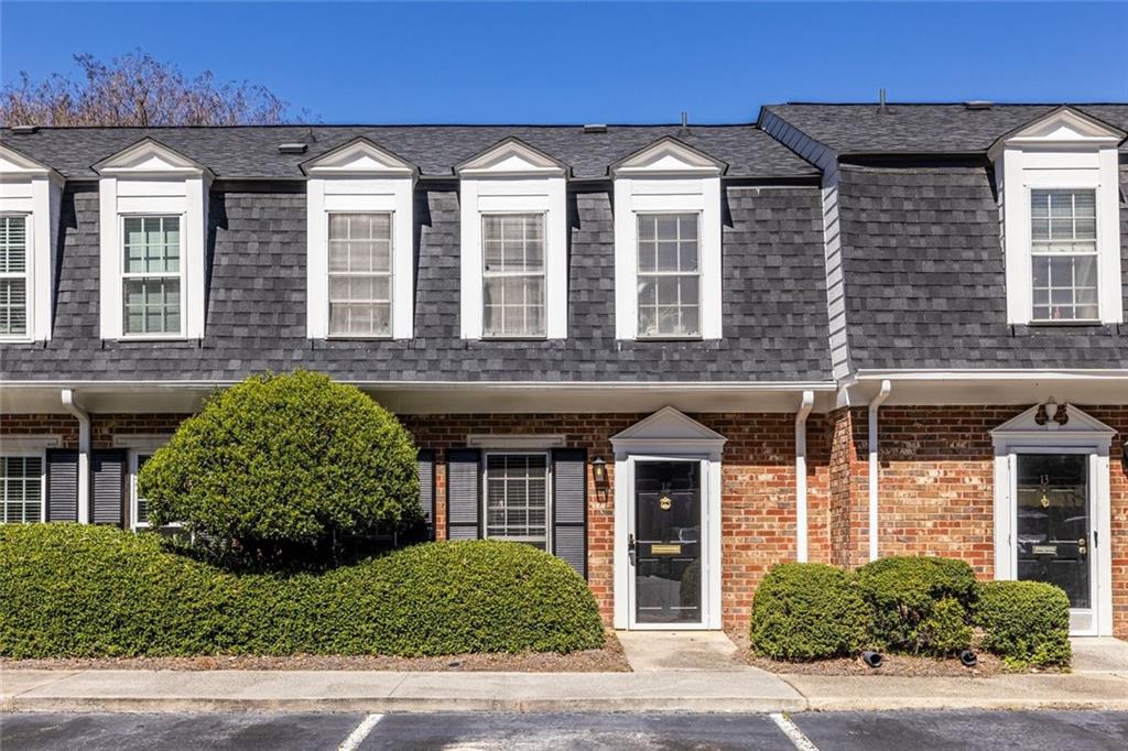 12 Bassett Hall Place NW