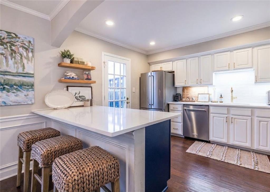 12 Bassett Hall Place NW