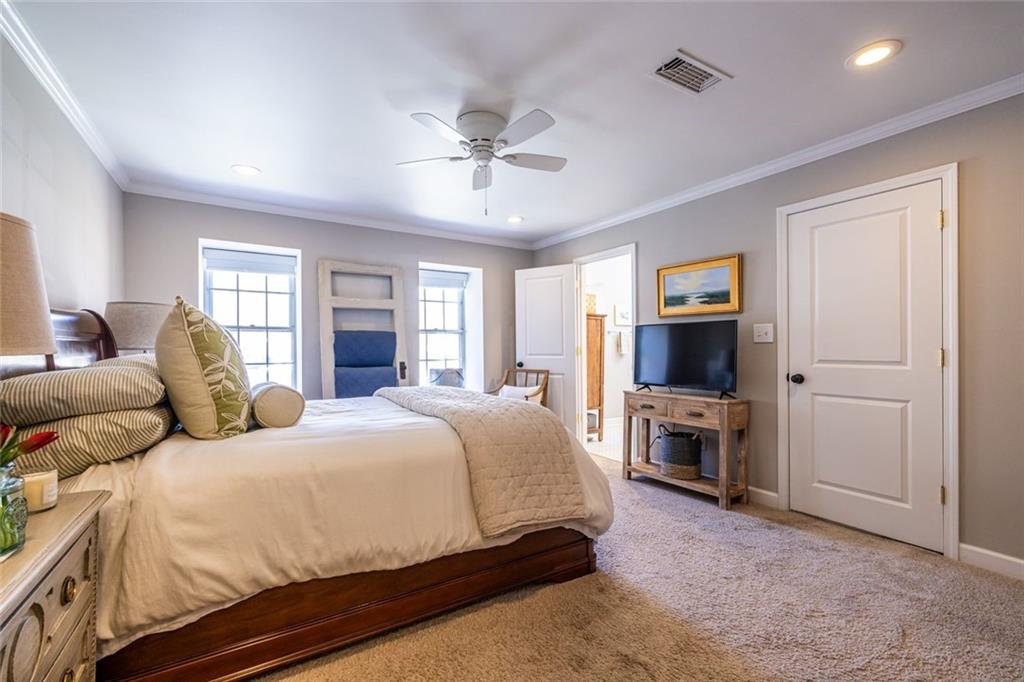 12 Bassett Hall Place NW