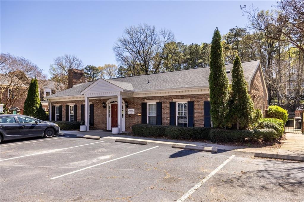 12 Bassett Hall Place NW