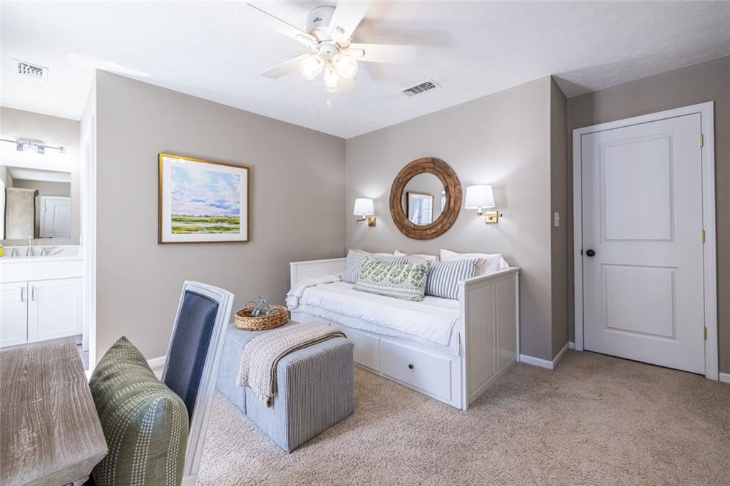 12 Bassett Hall Place NW