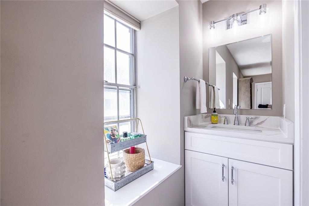 12 Bassett Hall Place NW