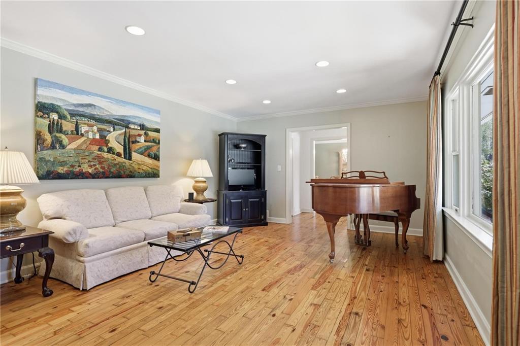 2059 Brookview Drive NW