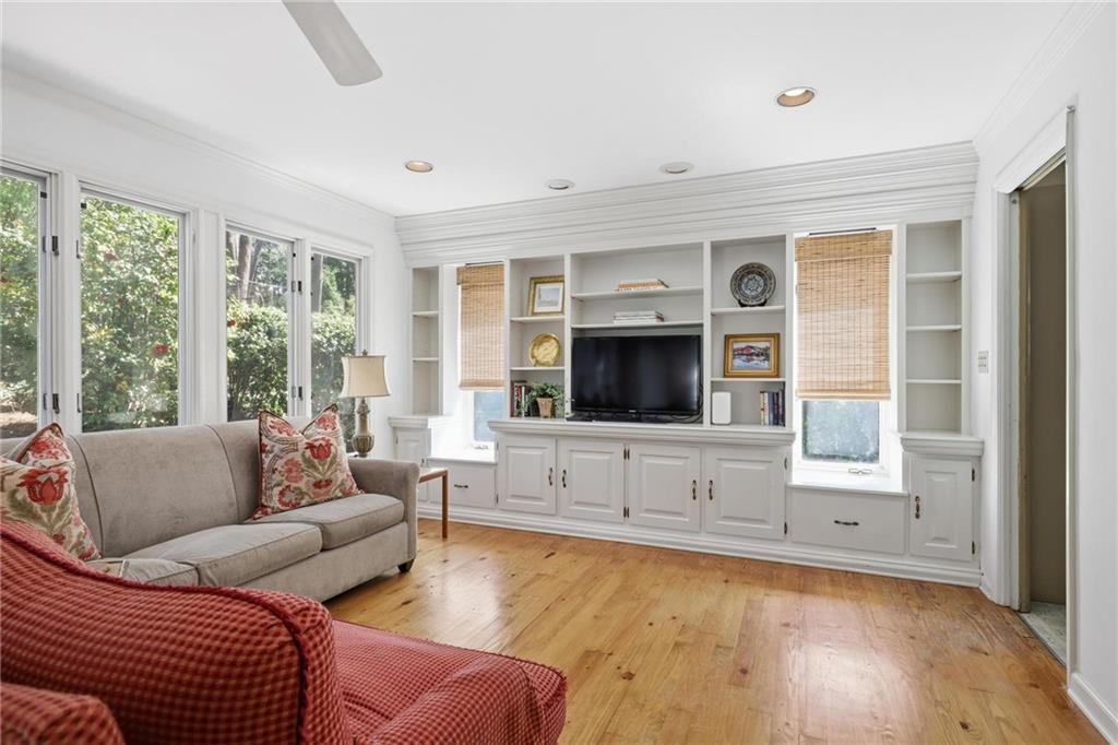 2059 Brookview Drive NW