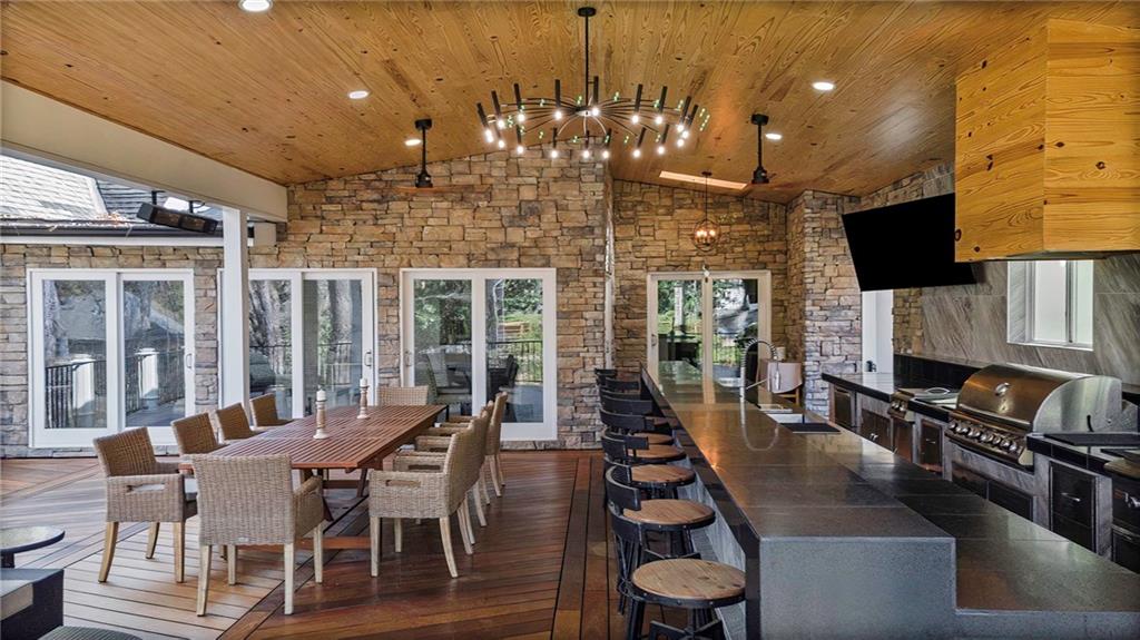 825 Overhill Court