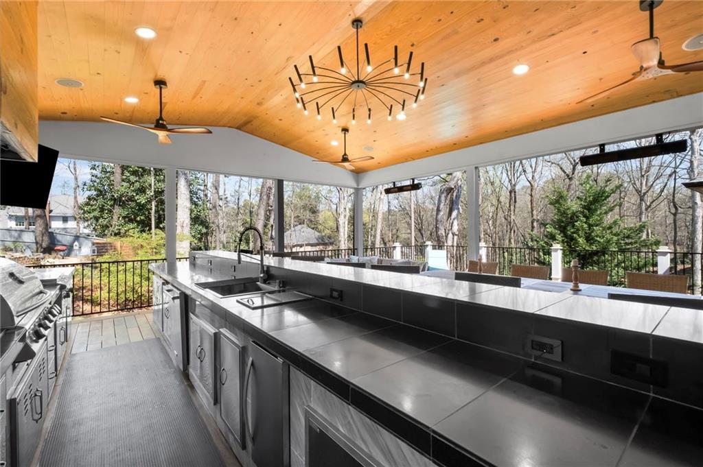 825 Overhill Court