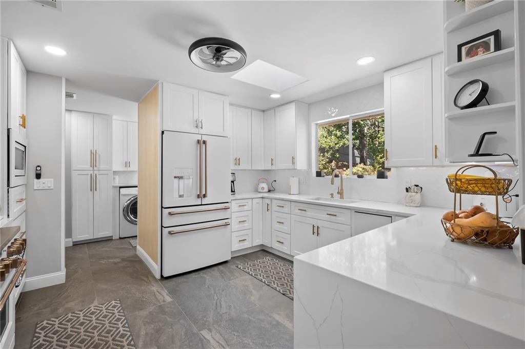 825 Overhill Court