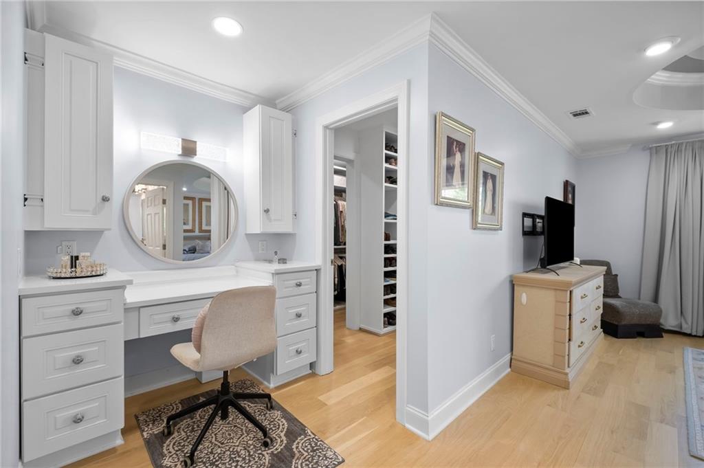 825 Overhill Court