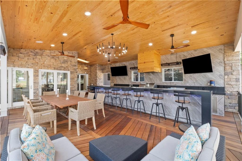 825 Overhill Court