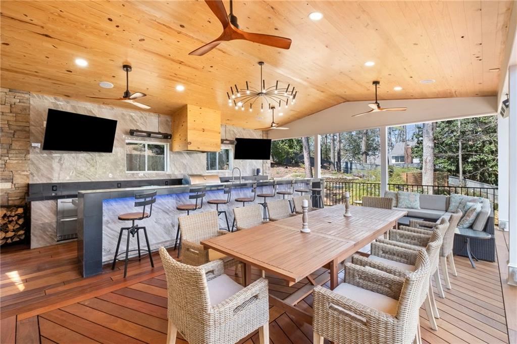825 Overhill Court