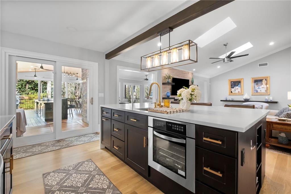 825 Overhill Court
