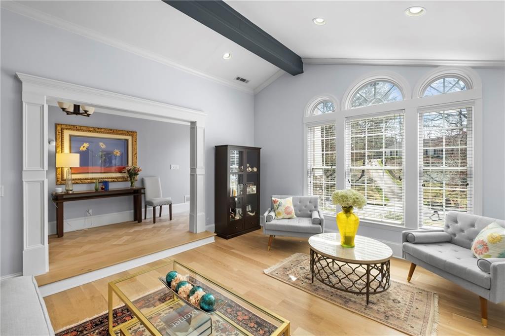 825 Overhill Court