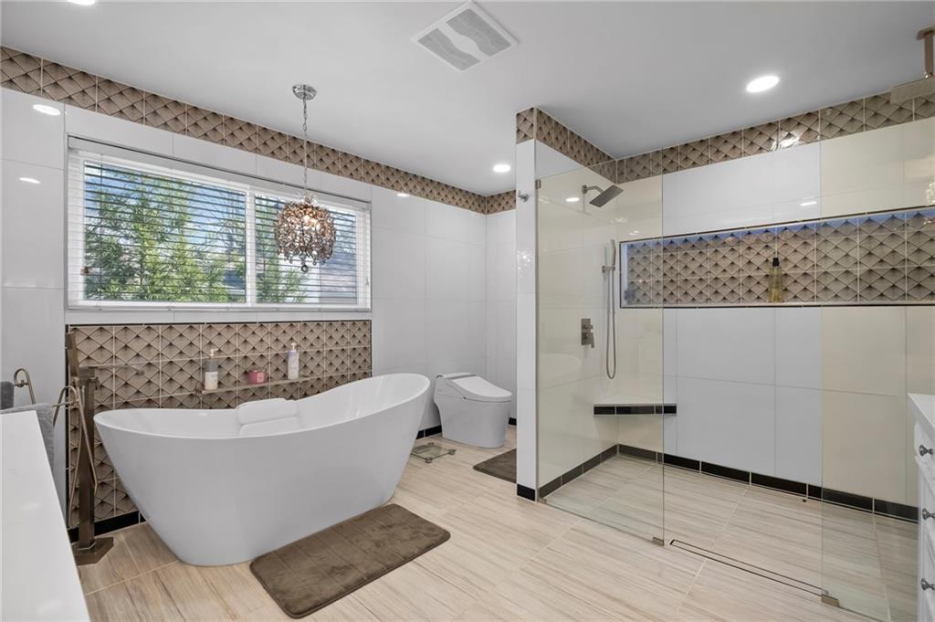 825 Overhill Court