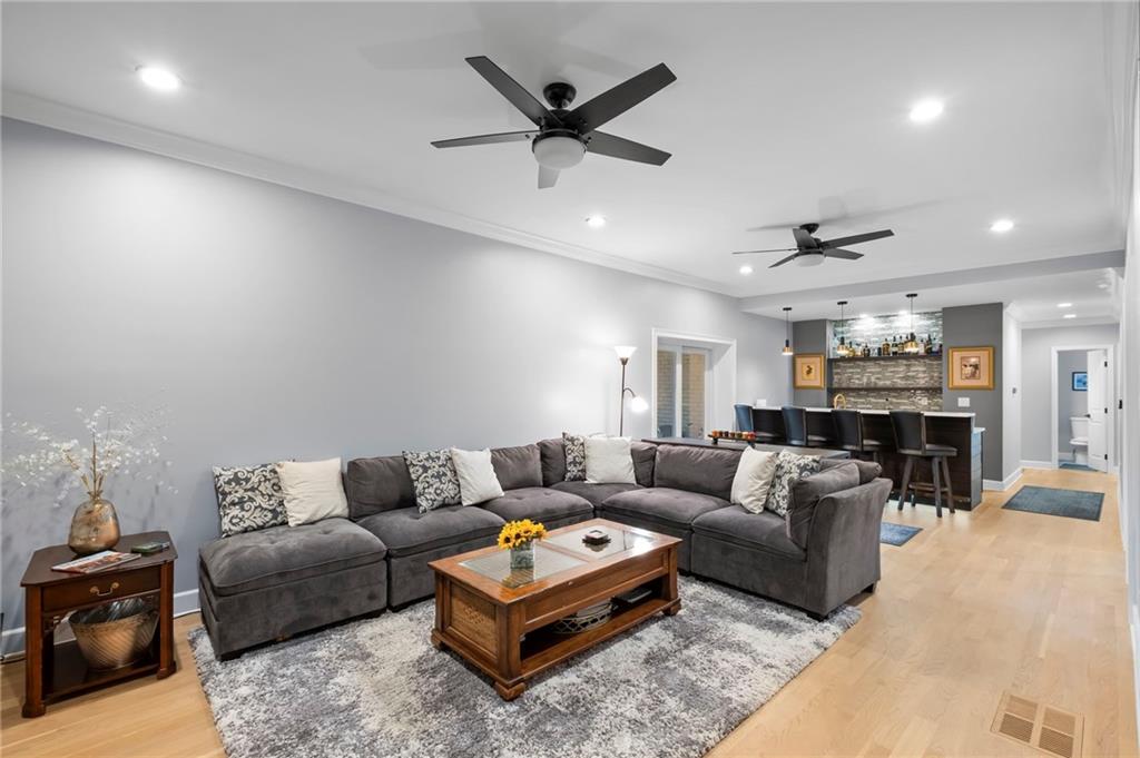 825 Overhill Court