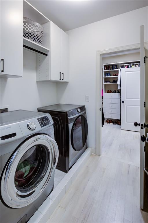 305 Valley Brook Way NE