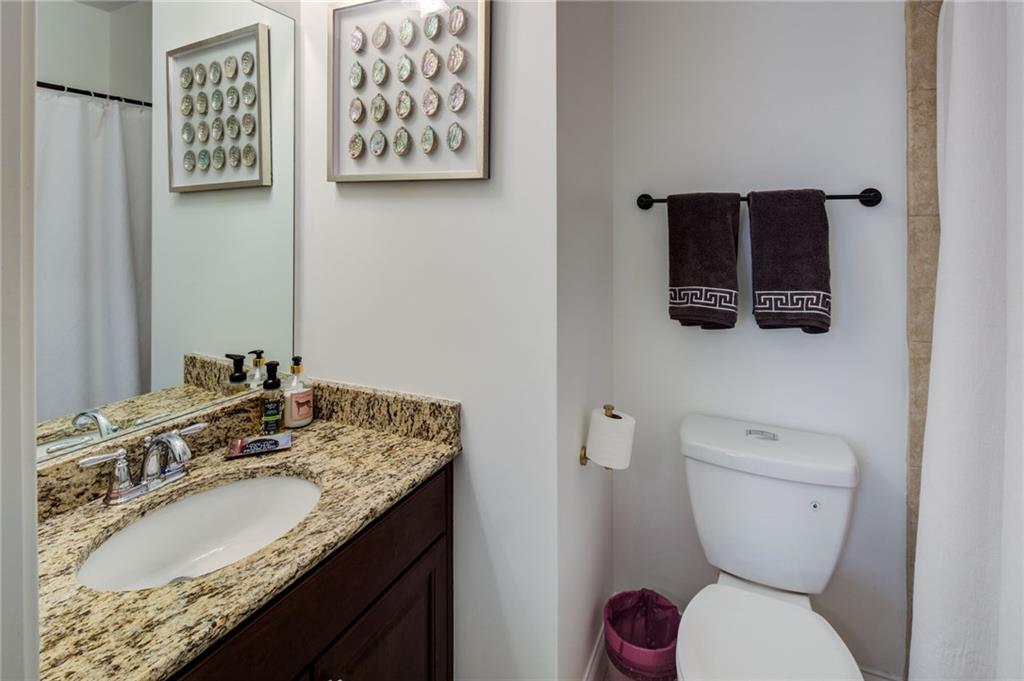 305 Valley Brook Way NE