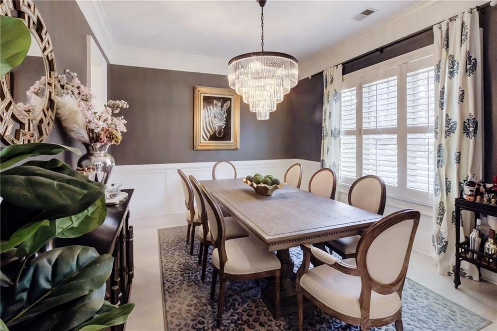 305 Valley Brook Way NE