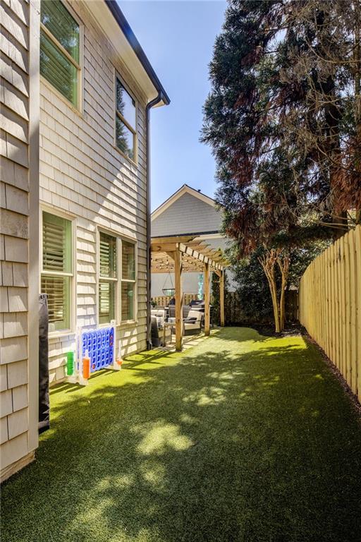 305 Valley Brook Way NE