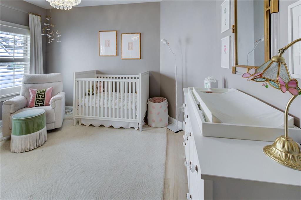 305 Valley Brook Way NE