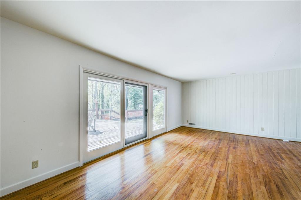 378 Hillside Drive NW