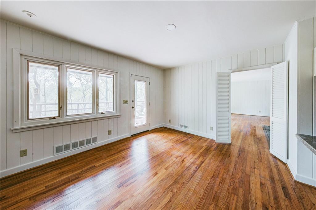 378 Hillside Drive NW