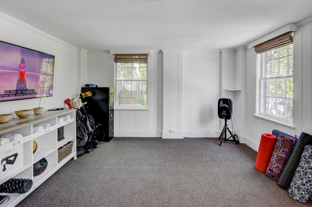 27 Northwood Avenue NE