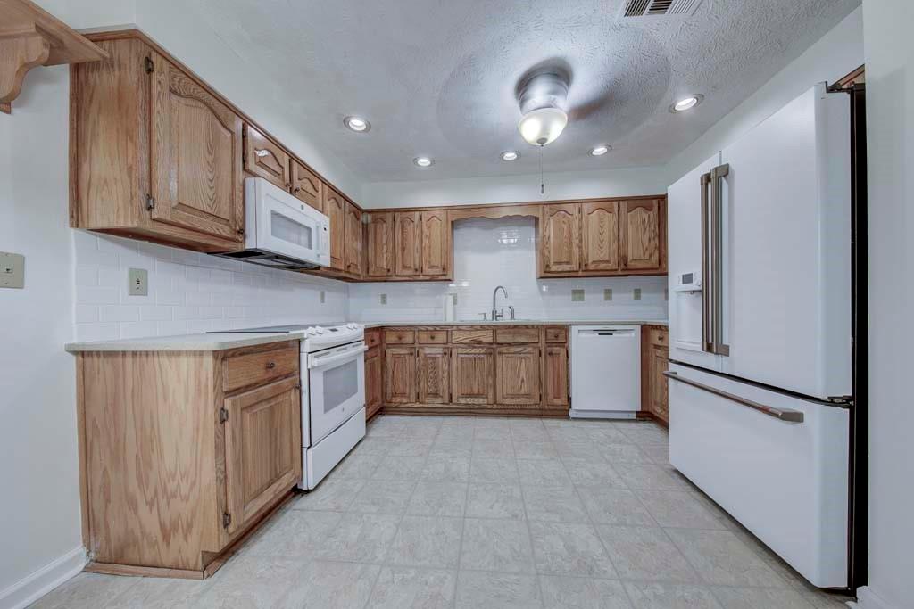 166 Maribeau Square NW