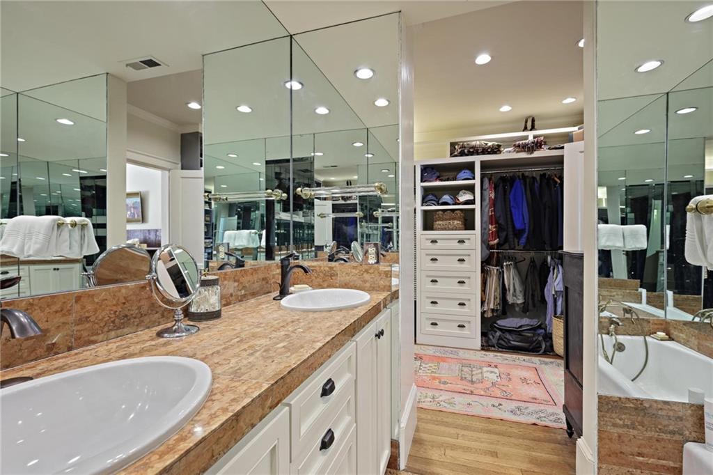 10 Palisades Road NE