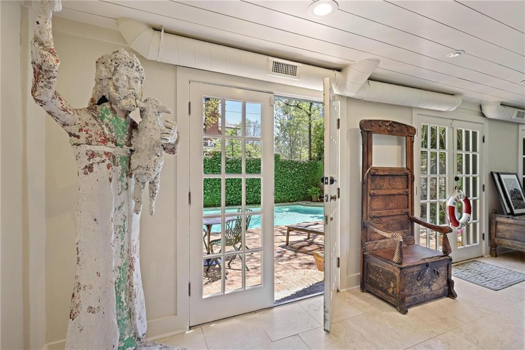 10 Palisades Road NE