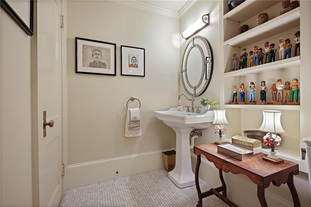 10 Palisades Road NE