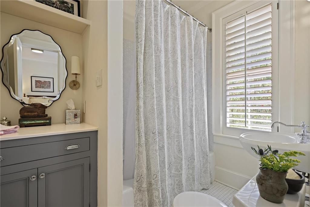 10 Palisades Road NE