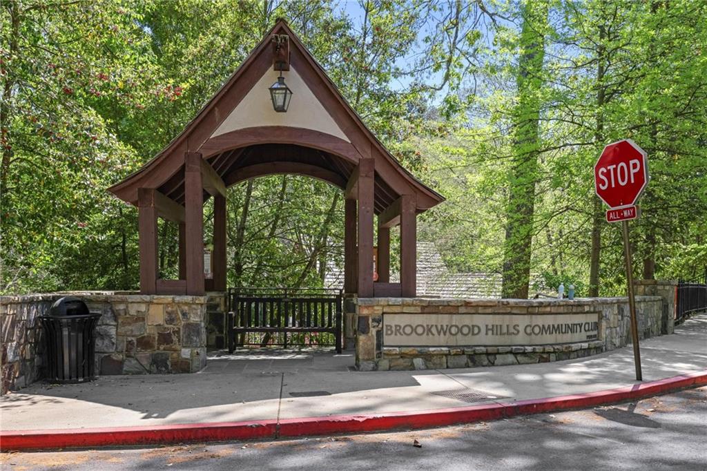 10 Palisades Road NE