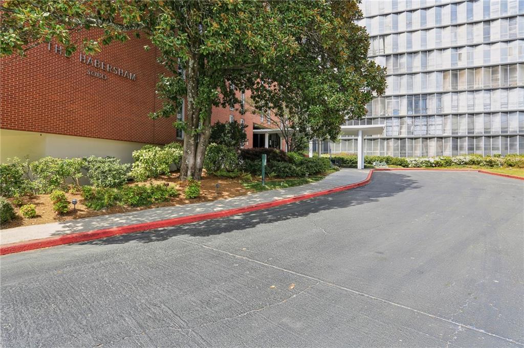 3060 Pharr Court S Unit 612