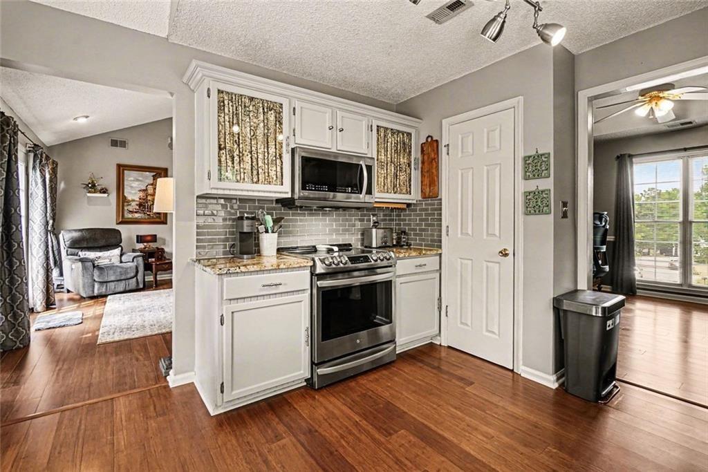 1959 SW McAdoo Court