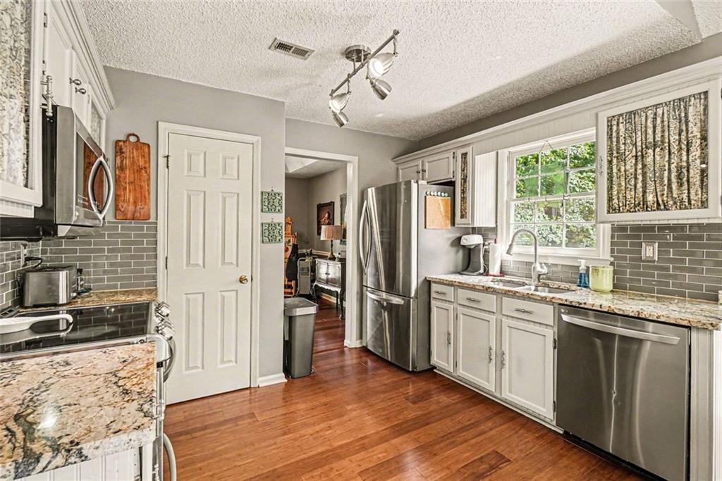 1959 SW McAdoo Court