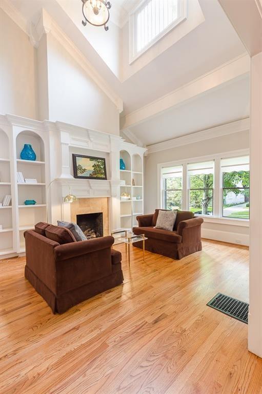 1106 Mclynn Avenue NE