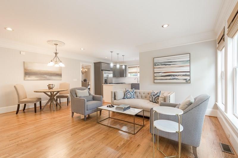 1106 Mclynn Avenue NE