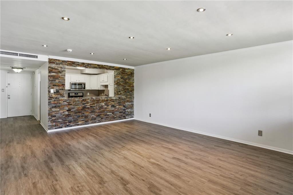 2925 Pharr Court NW Unit 316