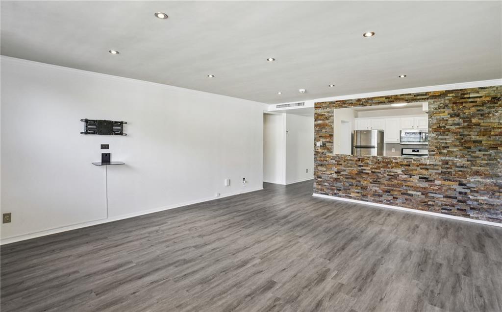 2925 Pharr Court NW Unit 316