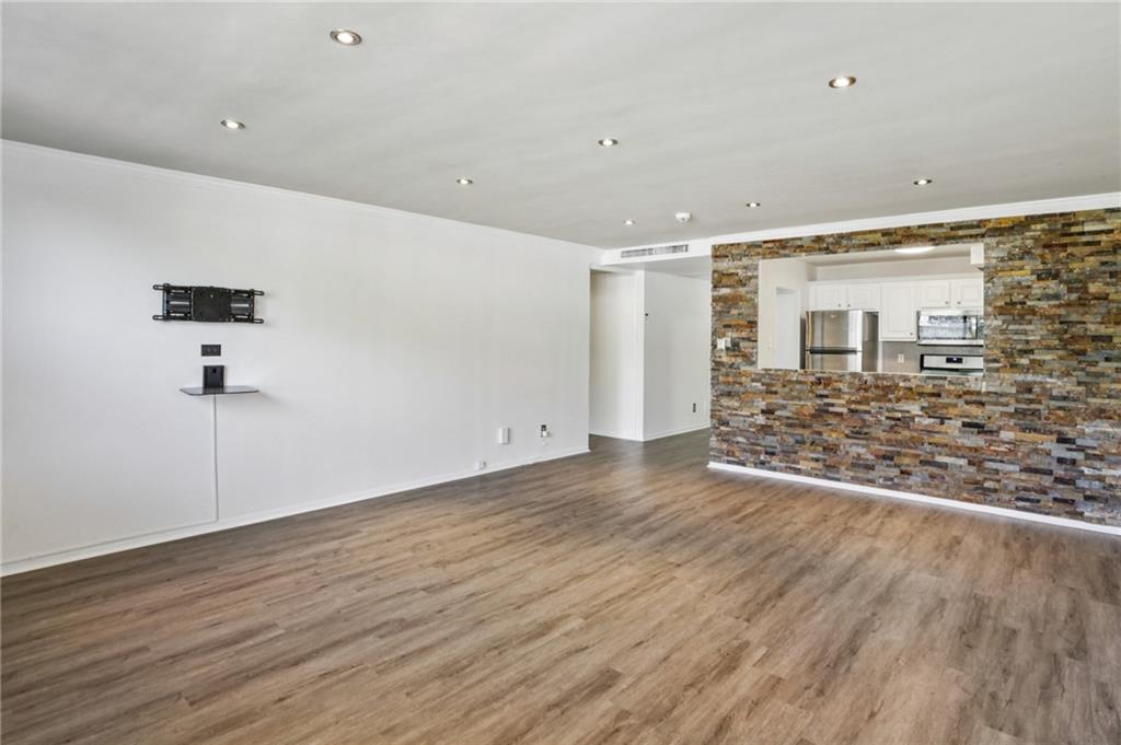 2925 Pharr Court NW Unit 316